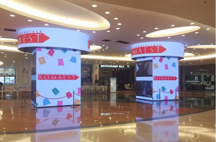 Creative and Flexible LED Screens for Shopping Malls