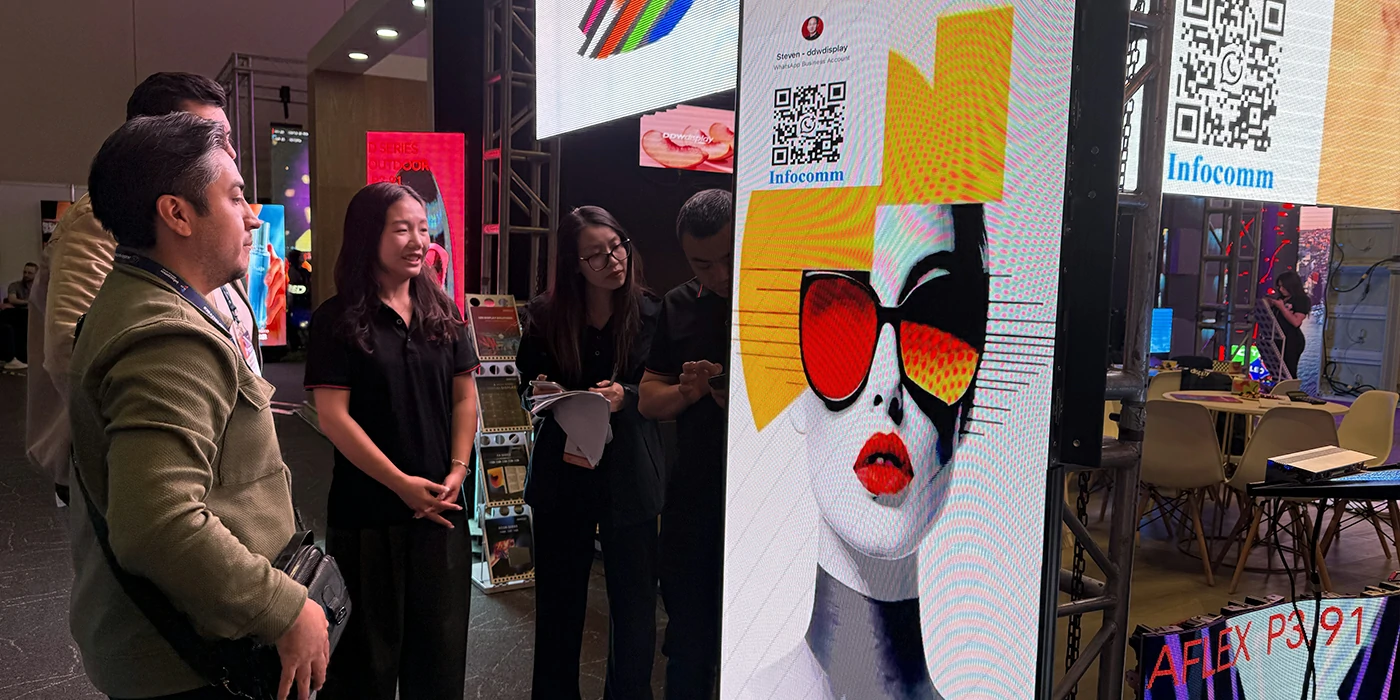 ddw-foldable-outdoor-led-poster-infocomm-2026.jpg